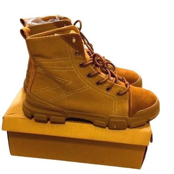 NEW Forever Wolf Lace Up 2 Tone Tan Faux Leather Lug Sole Combat Boots — SZ 8.5 - Picture 1 of 9